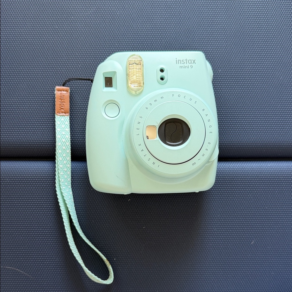 Instax Mini 9 Pastel Green Camera